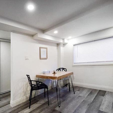 Renovated Guest Suite Near The Lake & High Park In Toronto! ภายนอก รูปภาพ