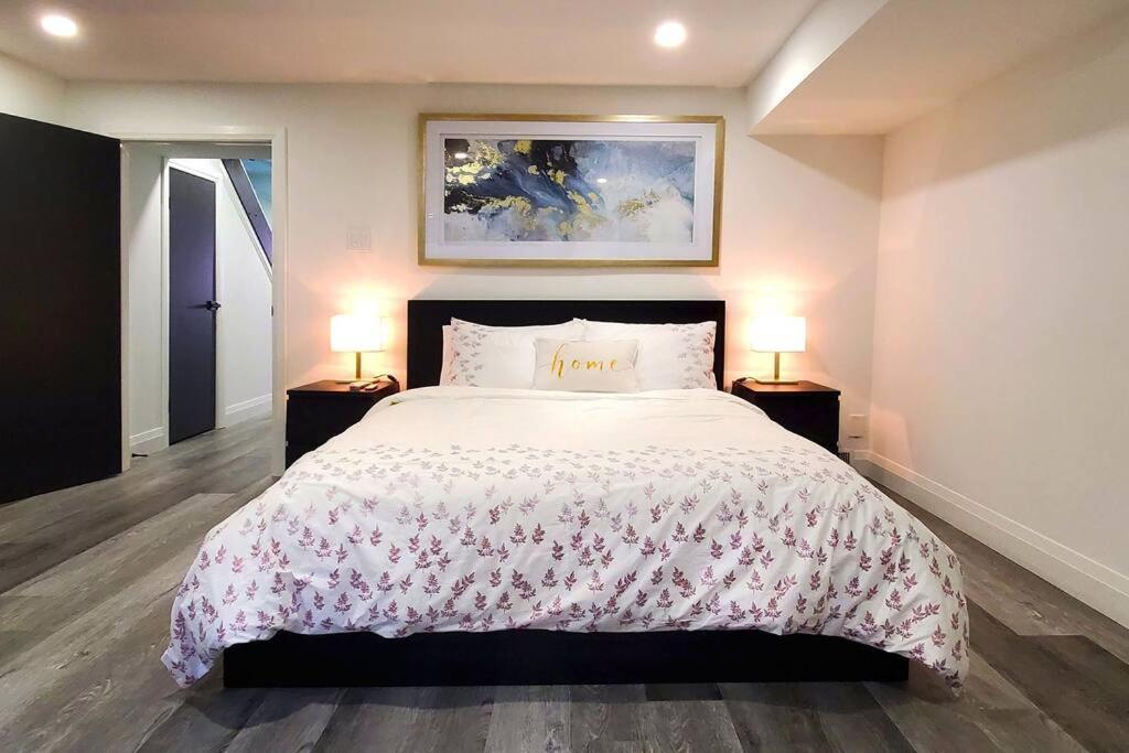 Renovated Guest Suite Near The Lake & High Park In Toronto! ภายนอก รูปภาพ