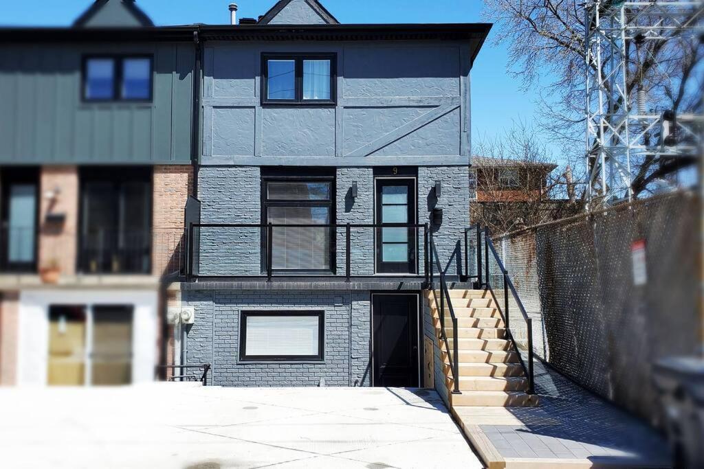 Renovated Guest Suite Near The Lake & High Park In Toronto! ภายนอก รูปภาพ