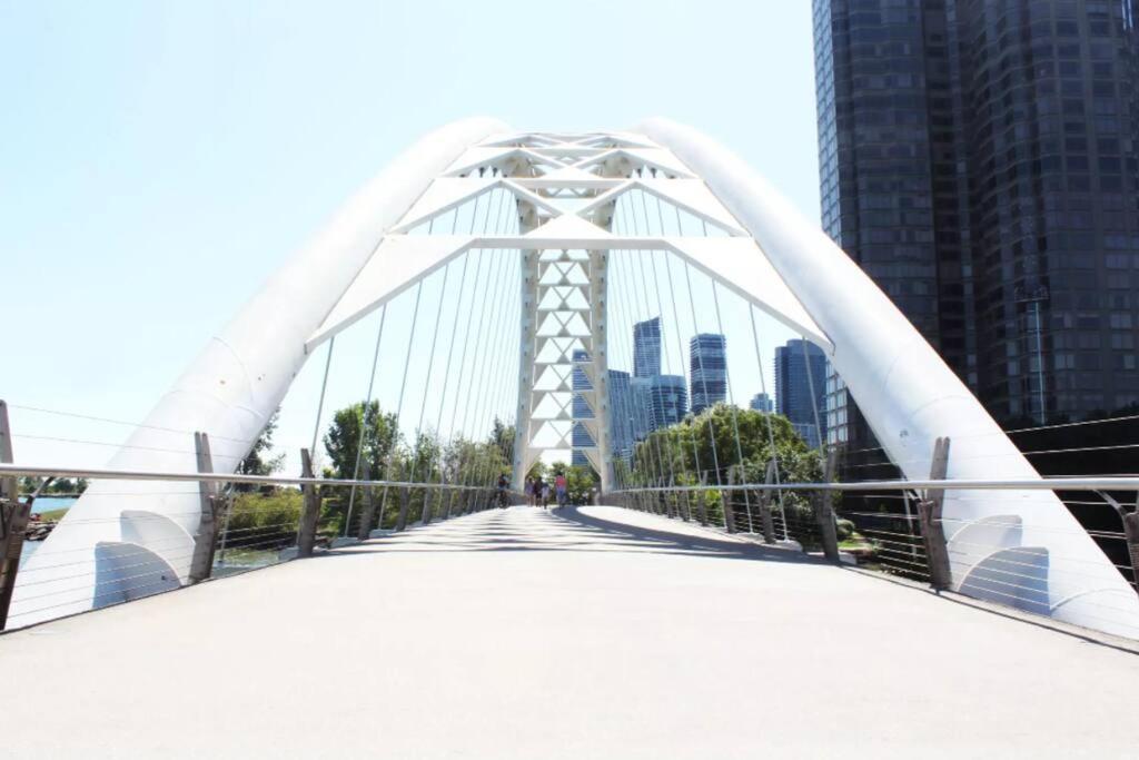 Renovated Guest Suite Near The Lake & High Park In Toronto! ภายนอก รูปภาพ