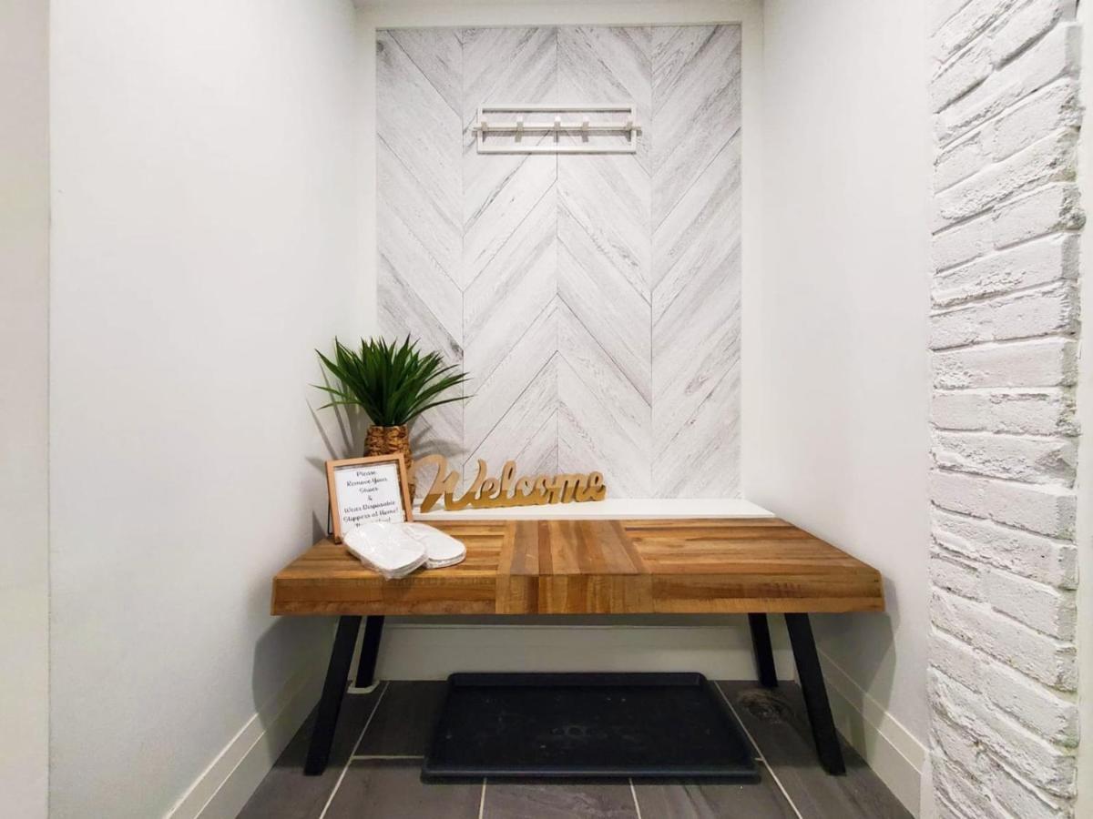 Renovated Guest Suite Near The Lake & High Park In Toronto! ภายนอก รูปภาพ
